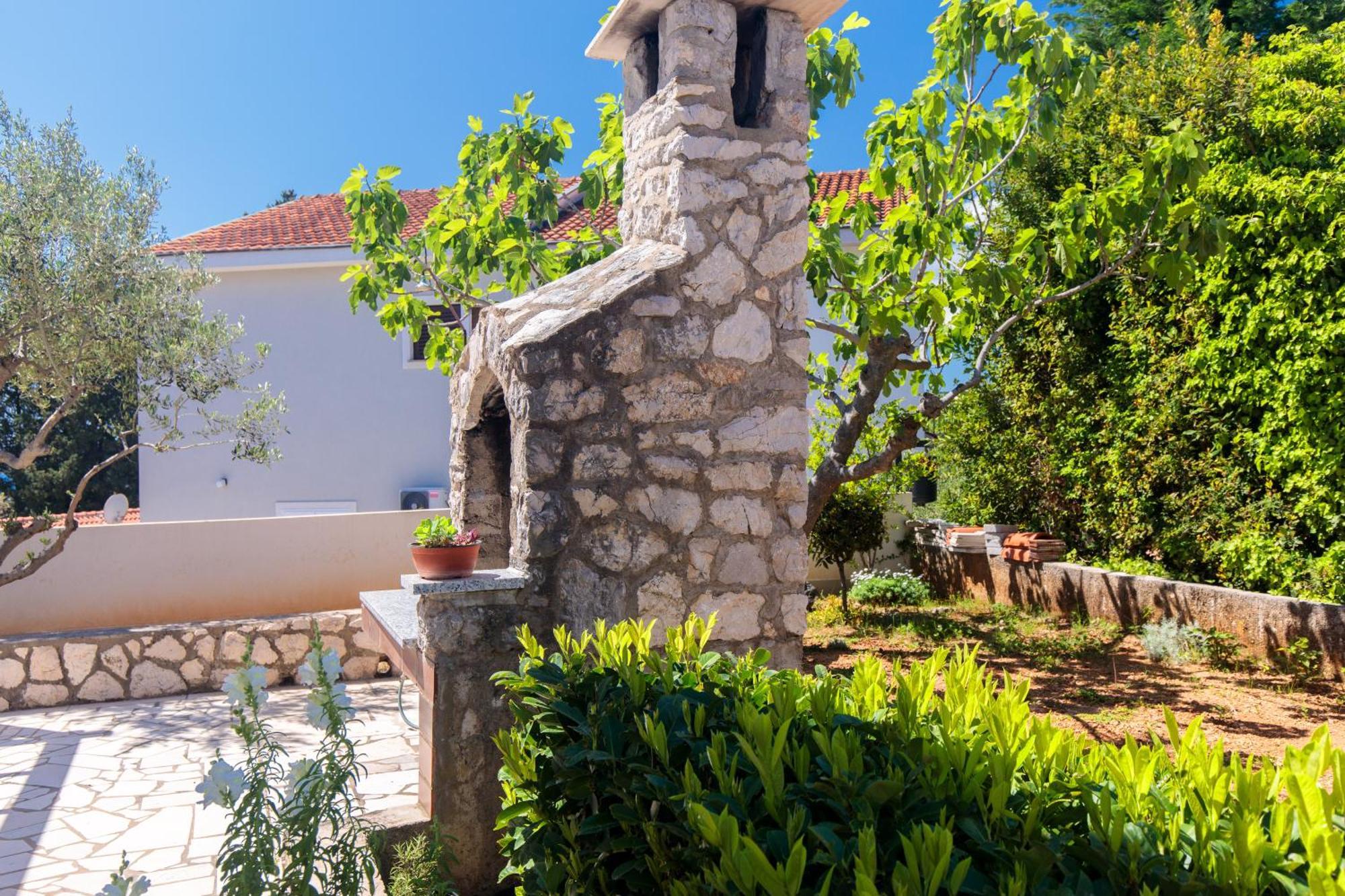 Apartment Tonka *Balcony & Partial Seaview! Krk Town Exterior foto